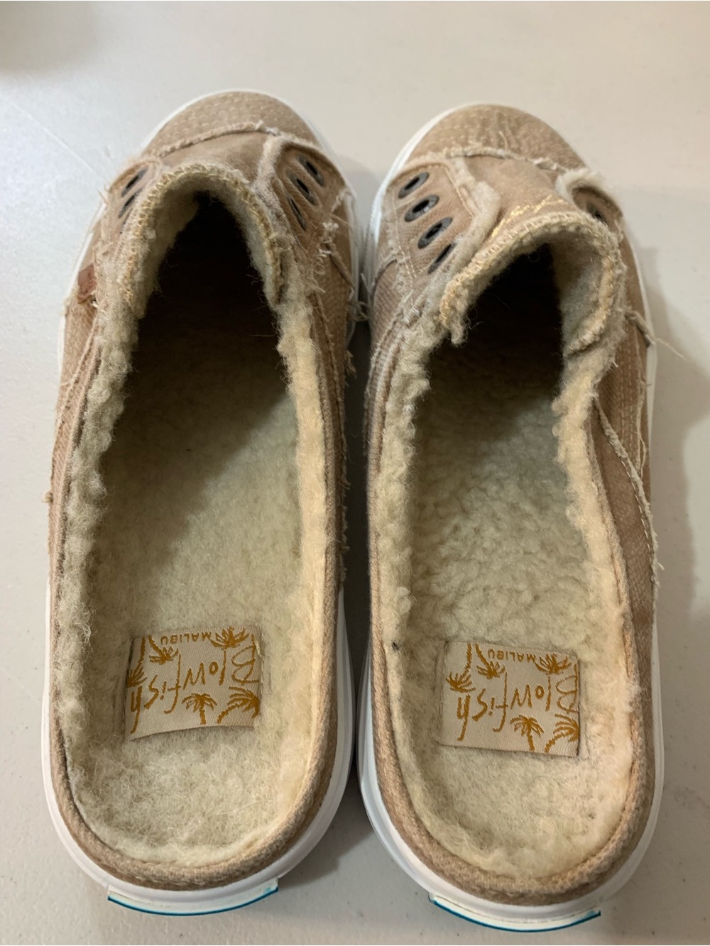 Blowfish Kids Slip-On Mule Sneakers in Tan with White Sole. b3/51 - Picture 5 of 8